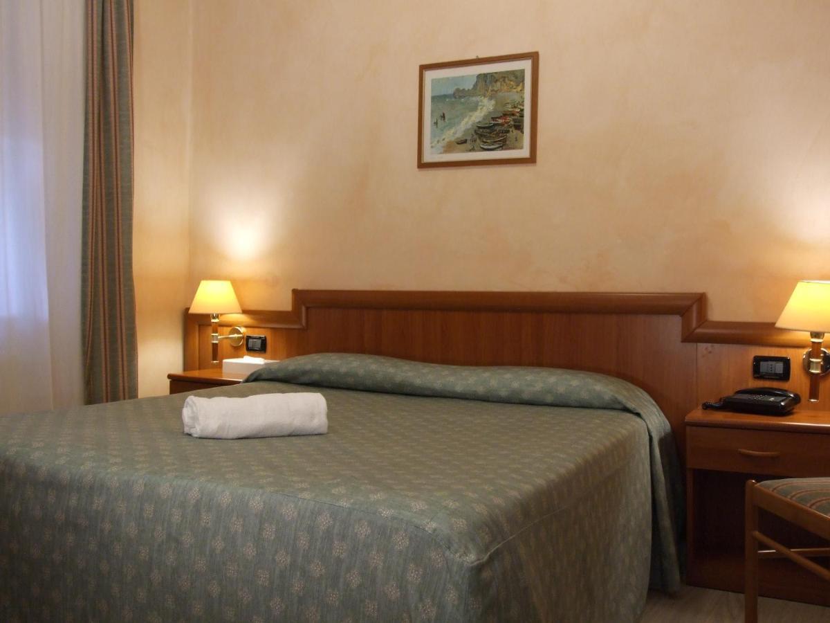 Coccodrillo Hotel & Apartments Varazze Exterior photo